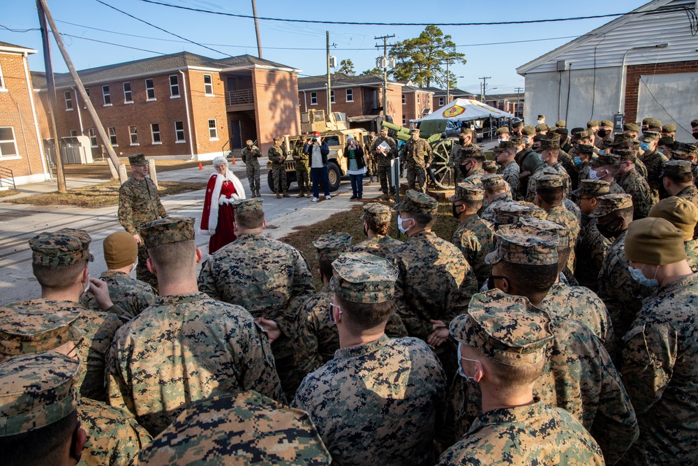 Mrs. Claus brings the Christmas spirit to 10th Marines