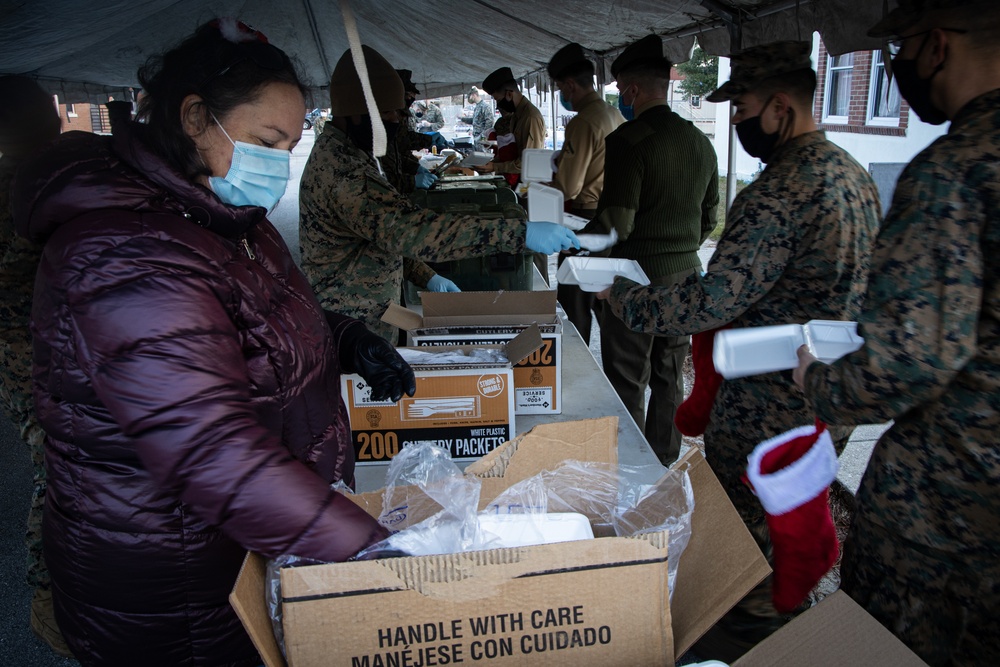 Mrs. Claus brings the Christmas spirit to 10th Marines