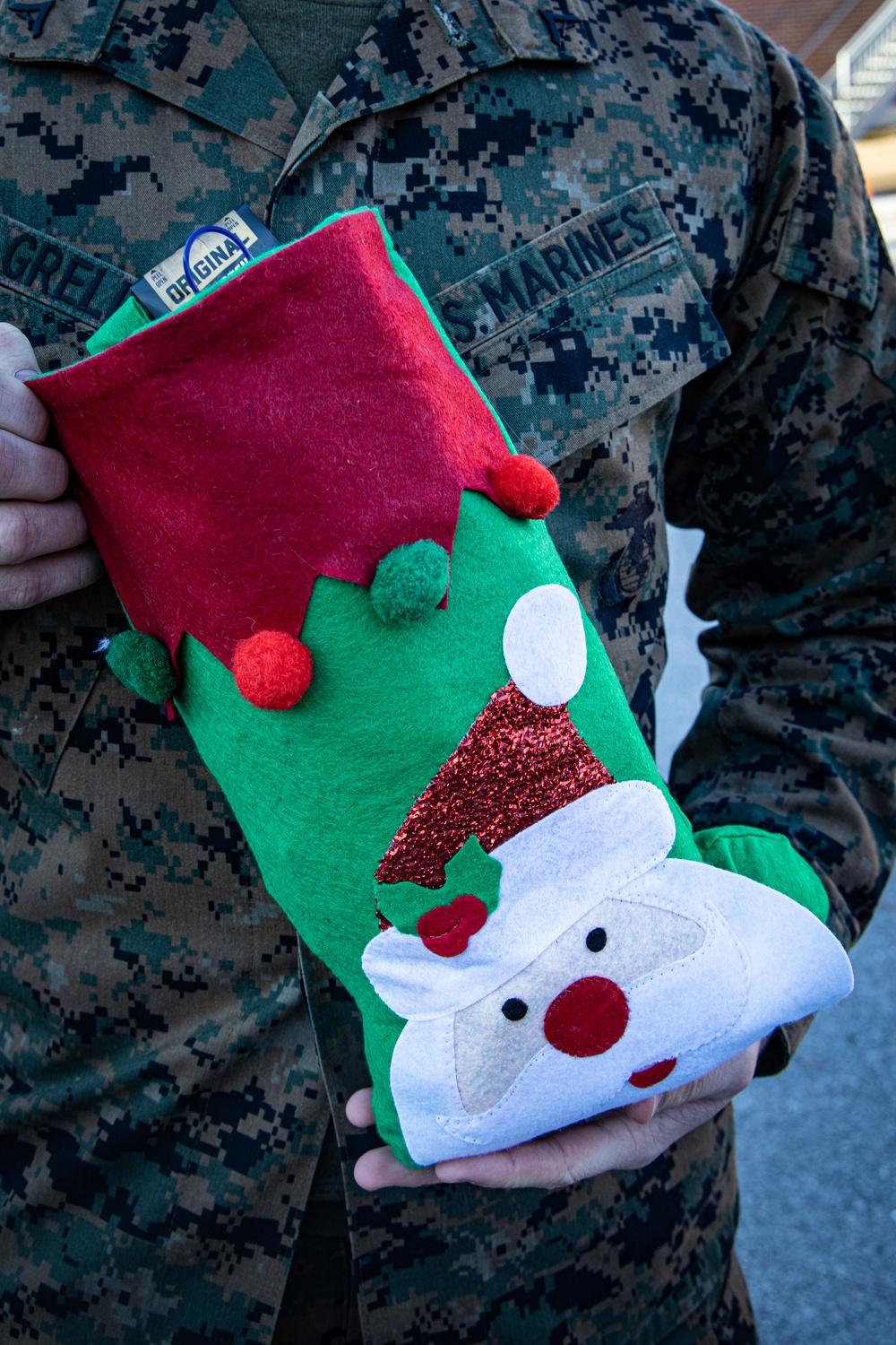 Mrs. Claus brings the Christmas spirit to 10th Marines