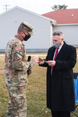Eagle Brigade serenades veteran with Alzheimer’s