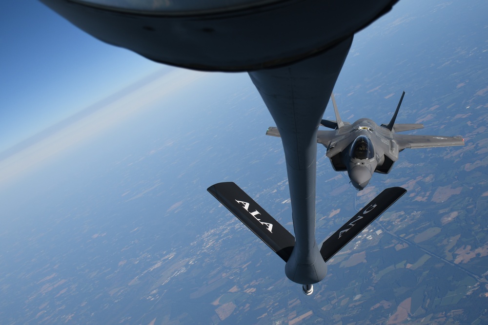 F-35 Lighting II Aerial Refueling