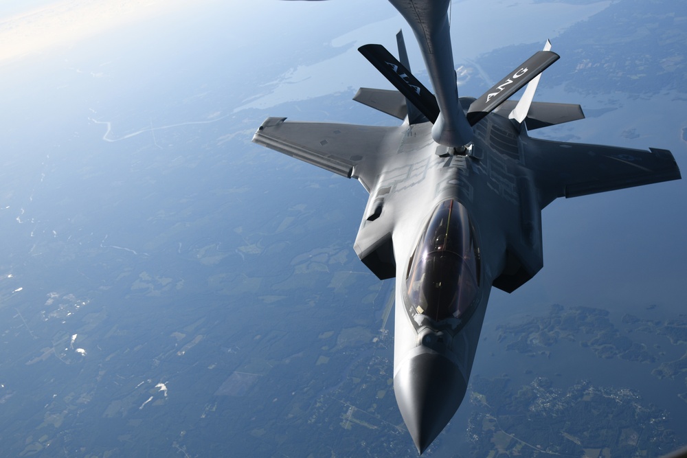 F-35 Lighting II Aerial Refueling