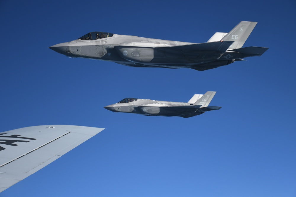 F-35 Lighting II Aerial Refueling