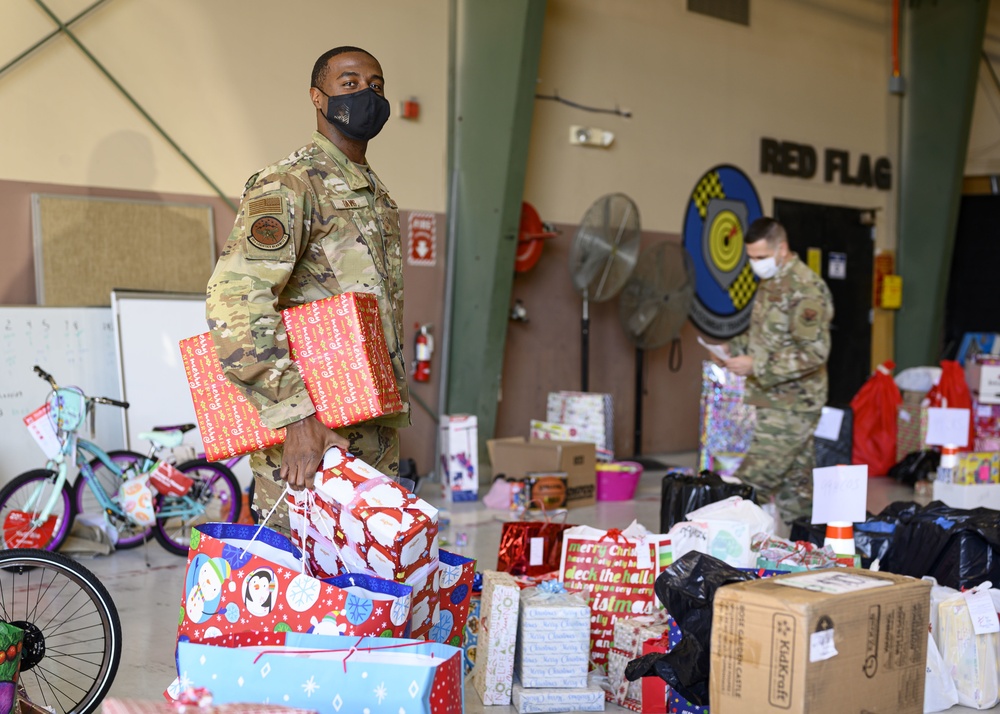 Community gives to military families through Operation Warm Heart