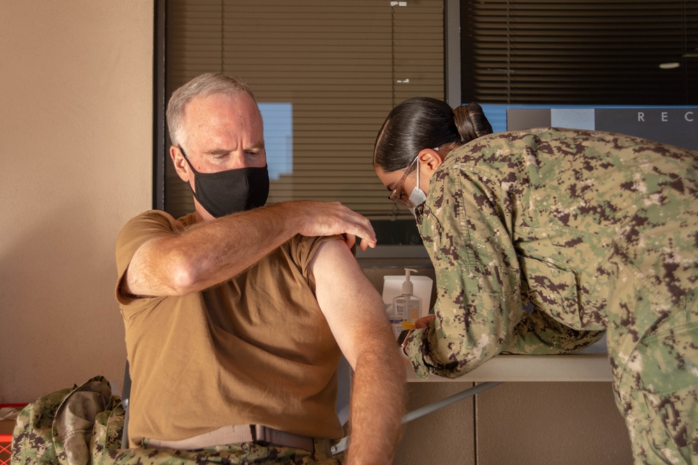 NMCSD's Commanding Officer receives COVID-19 Vaccine