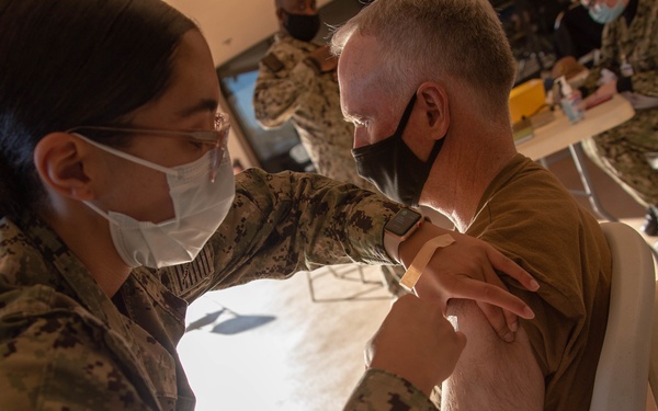 NMCSD's Commanding Officer receives COVID-19 Vaccine