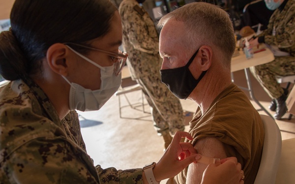 NMCSD's Commanding Officer receives COVID-19 Vaccine