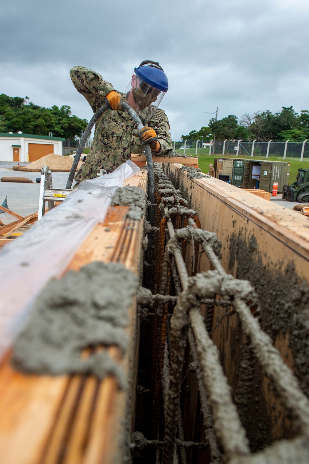 Seabees Renovate CESE Wash Rack on Camp Shields