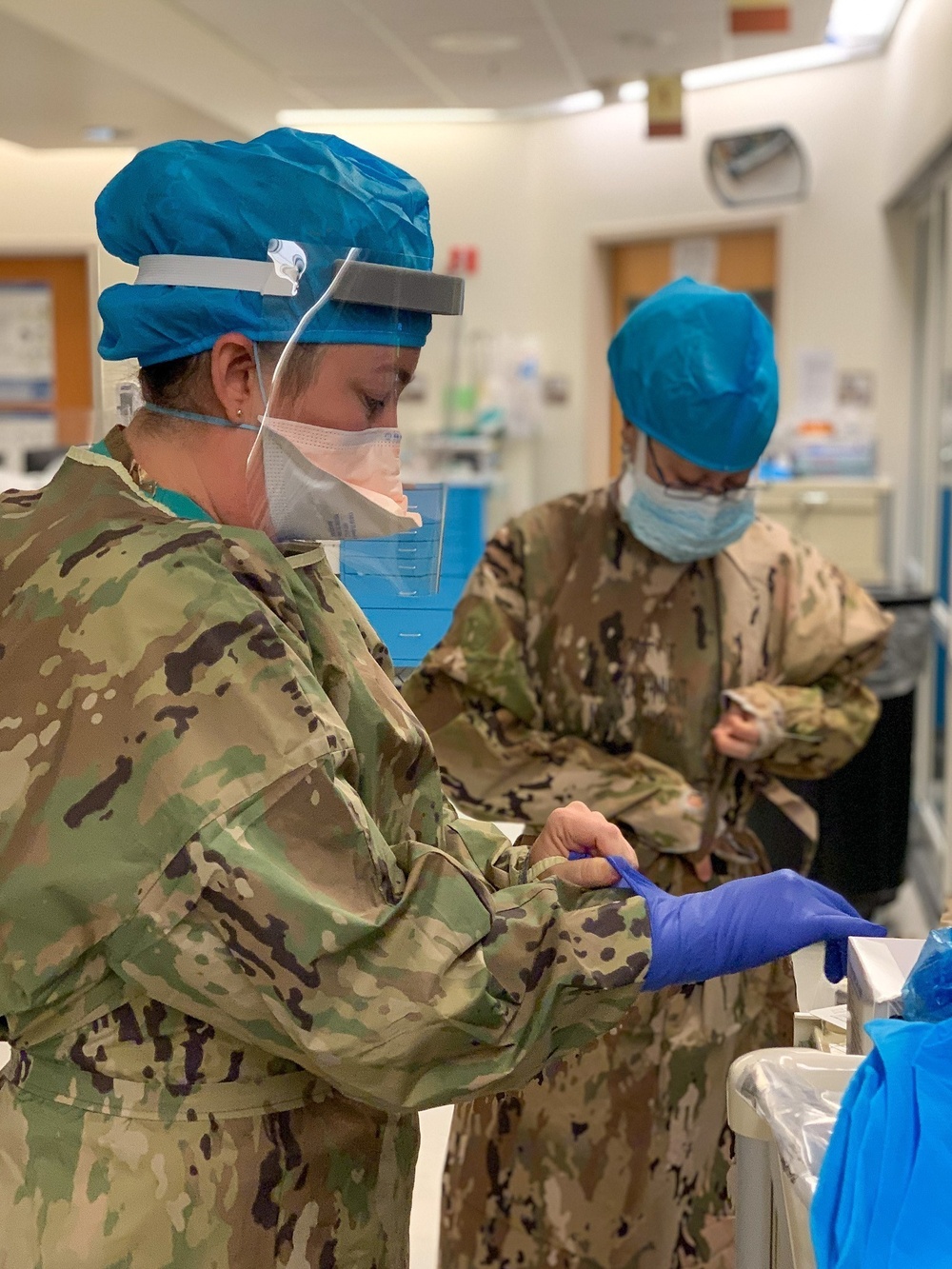 US Navy Medical Personnel Cross Train at Northern Navajo Medical Center