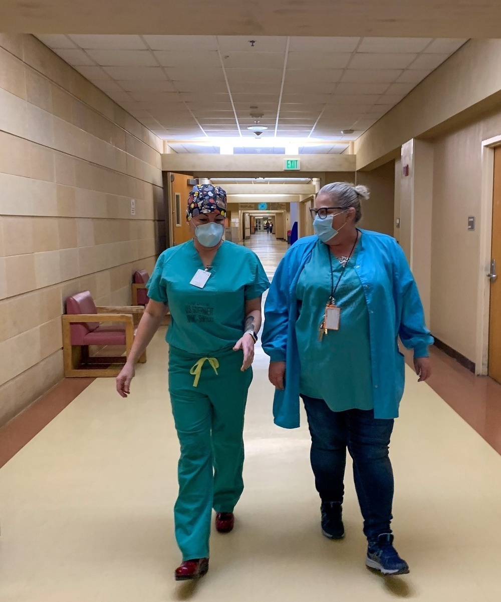 US Navy Medical Personnel Cross Train at Northern Navajo Medical Center