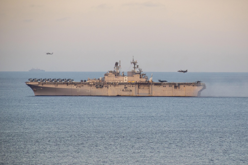 USS Makin Island ARG/15th MEU arrives off Somali Coast