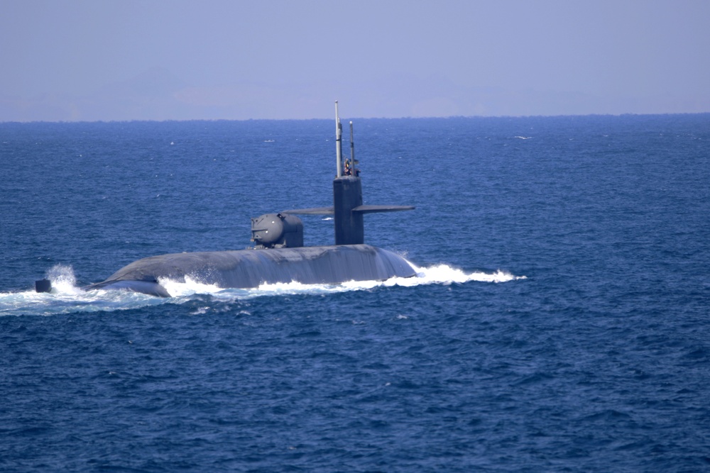 USS (SSGN 729) GEORGIA TRANSITS STRAIT OF HORMUZ