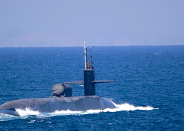 USS (SSGN 729) GEORGIA TRANSITS STRAIT OF HORMUZ