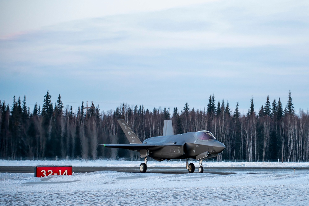 Eielson AFB team exercised rapid combat readiness, demonstrates arctic ability