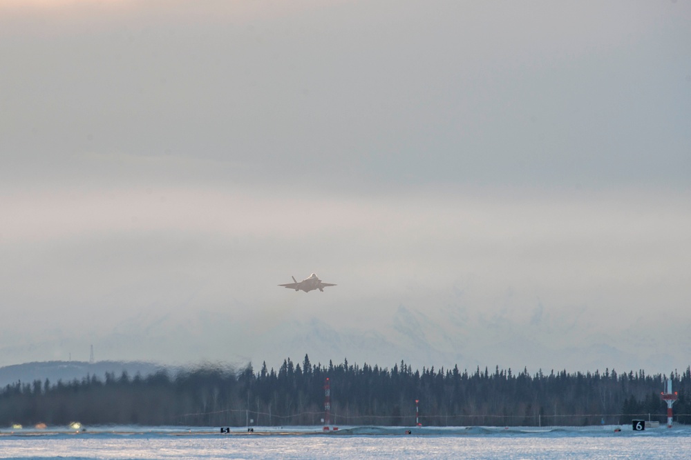 Eielson AFB team exercised rapid combat readiness, demonstrates arctic ability