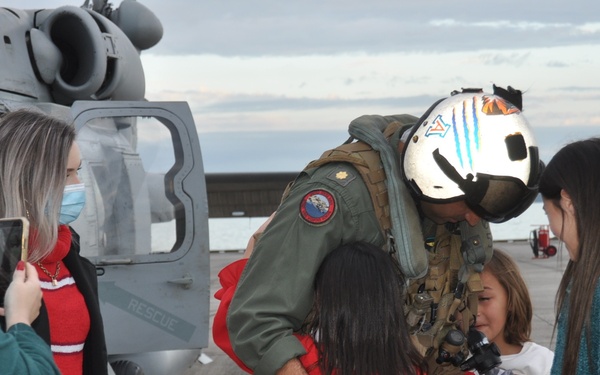 Home for Christmas: HSM-60 DET 2 Jaguars Return from Deployment