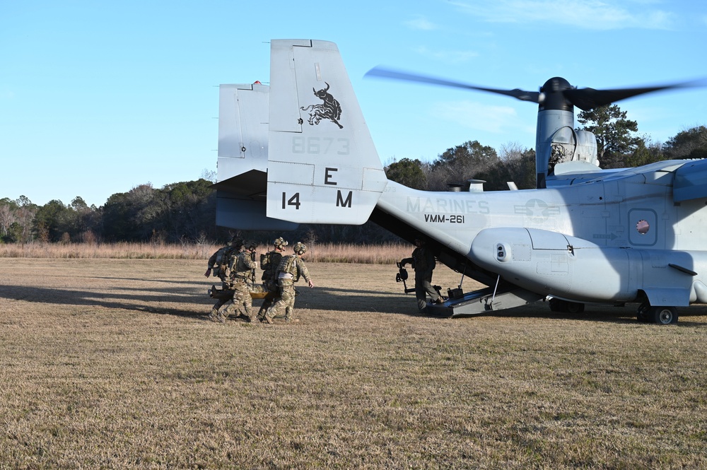 165th ASOS Airmen perform readiness training with Marine Medium Tiltrotor Squadron 261 Marines in Georgia