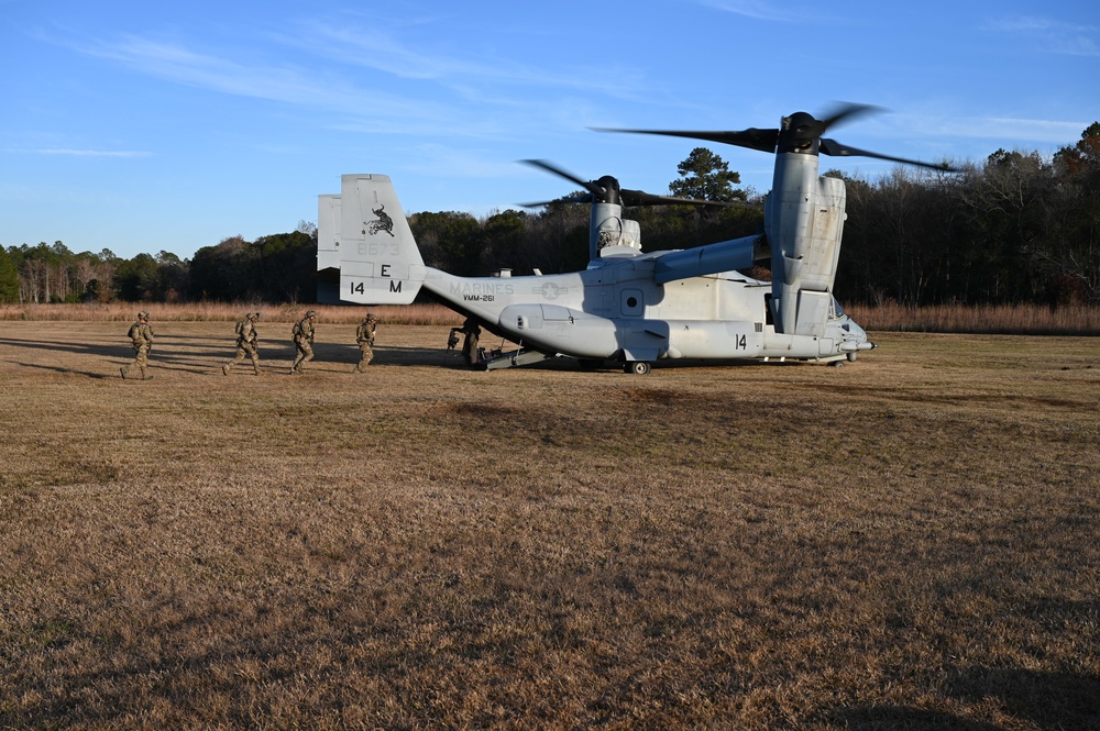 165th ASOS Airmen perform readiness training with Marine Medium Tiltrotor Squadron 261 Marines in Georgia