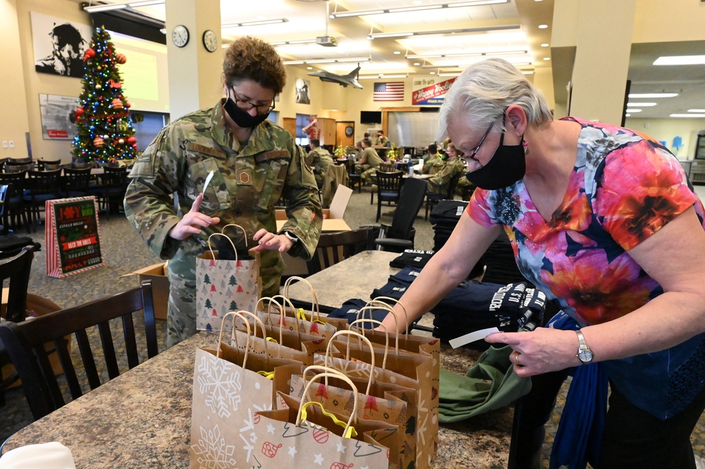 North Dakota National Guard Members Deliver Gifts to ND Veterans Home Residents