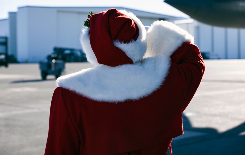 Santa visits the 120th Airlift Wing