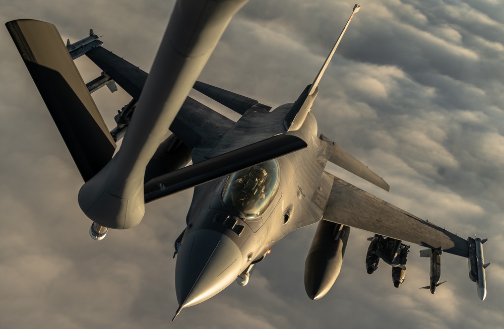 50th EARS provide fuel to F-15s/F-16s