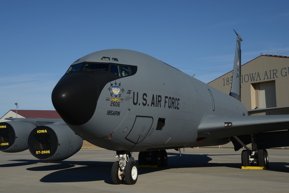 185th KC-135 75th nose art