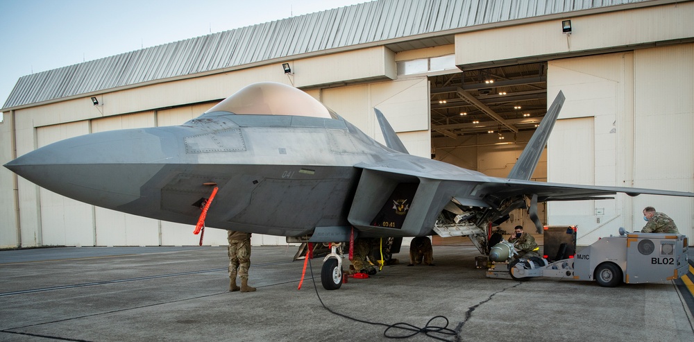Raptor Ready:  F-22 loadcrew competition
