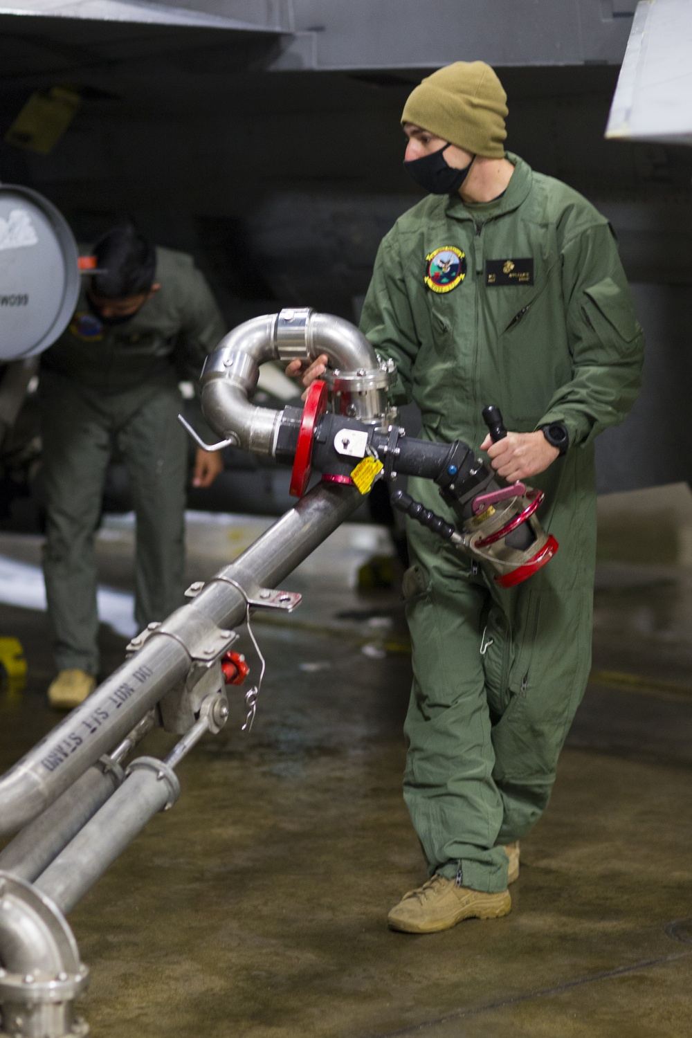 US Marines refuel US Air Force F-16s