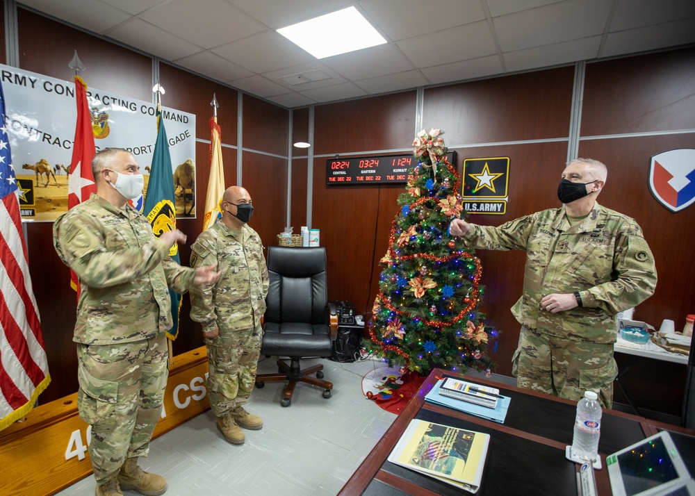 Maj. Gen. Sullivan Recognizing Soldiers