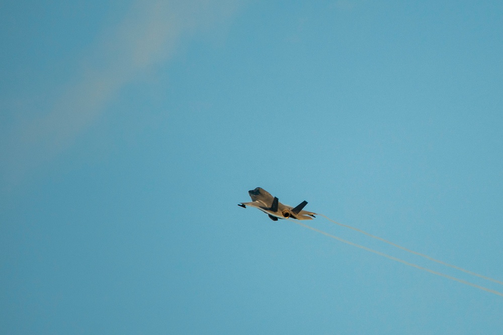 15th MEU F-35Bs conduct flight operations aboard USS Makin Island