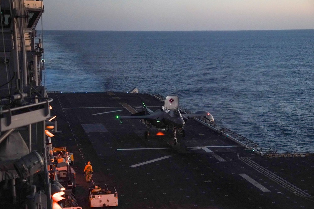 15th MEU F-35Bs conduct flight operations aboard USS Makin Island