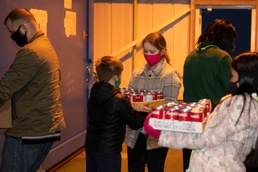 RAF Alconbury and RAF Molesworth communities unite for holiday food drive