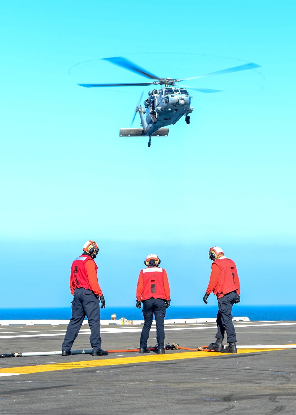 USS Carl Vinson (CVN70) vertical replenishment