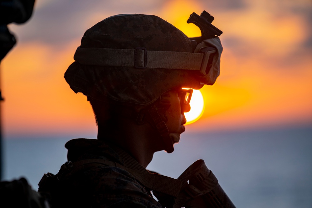 15th MEU LAR Marines conduct combat marksmanship aboard USS Makin Island