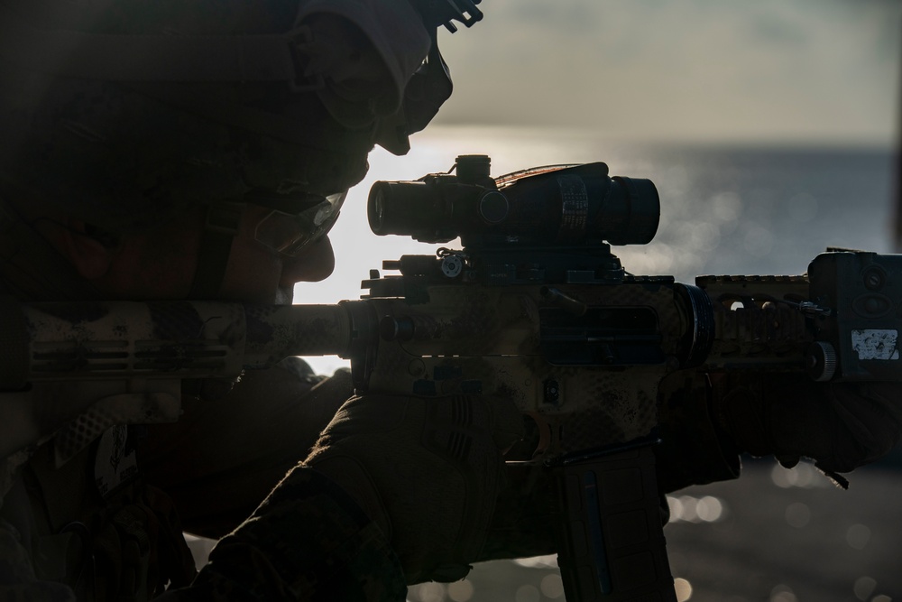 15th MEU LAR Marines conduct combat marksmanship aboard USS Makin Island