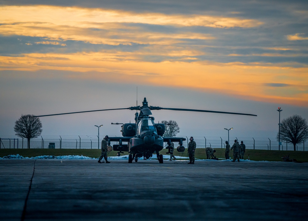 12th CAB Apaches clear Santa's route with battalion screen