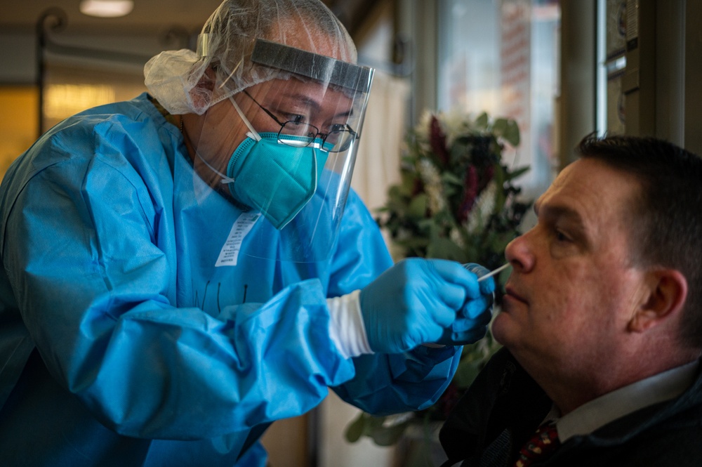Combat Medics conduct COVID-19 test to Vet Home Staff