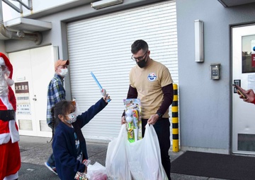Santa delivers gifts around CFAY