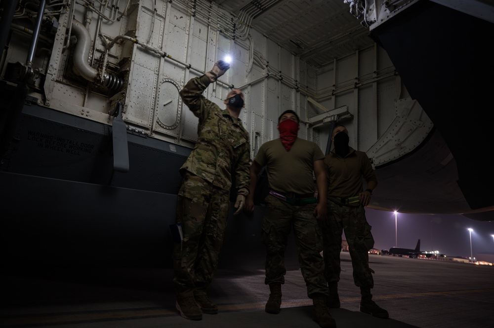 KC-135s fuel holiday cheer