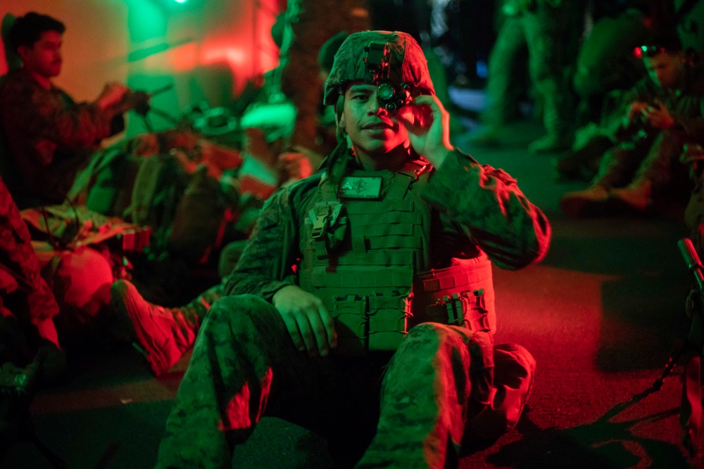 15th MEU Marines, Sailors hone QRF skills aboard USS San Diego