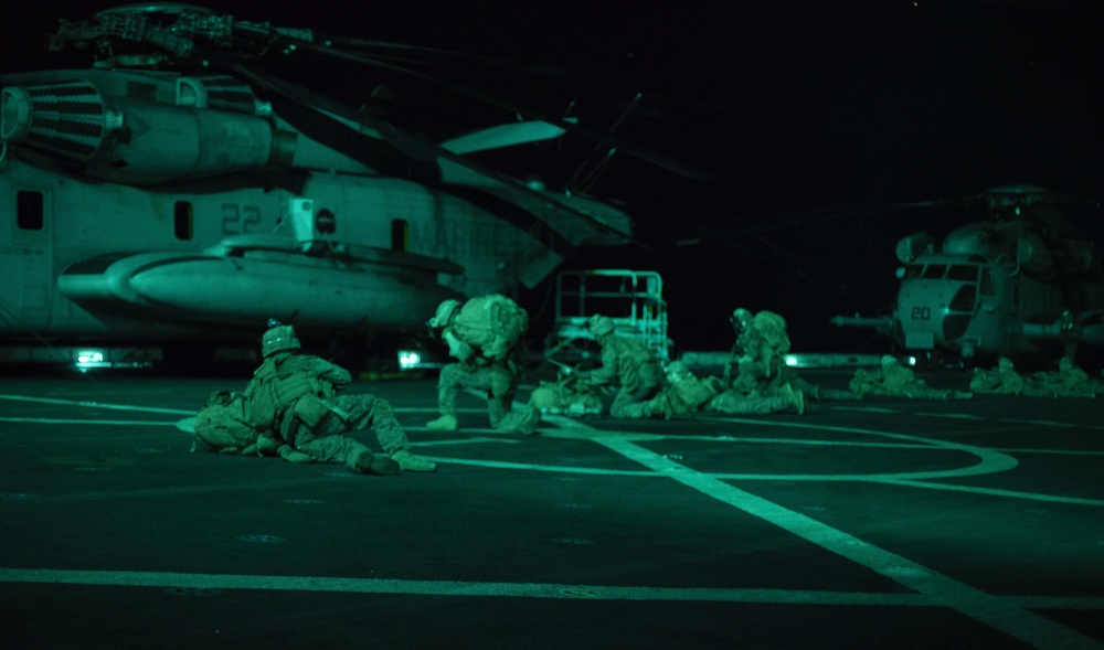 15th MEU Marines, Sailors hone QRF skills aboard USS San Diego