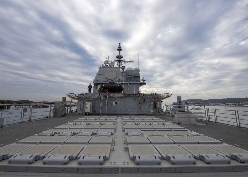 USS Bunker Hill conducts Routine Operations