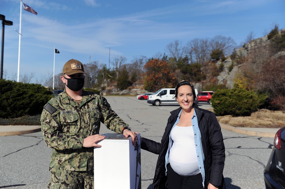 March of Dimes showers expectant military mothers with information and gifts