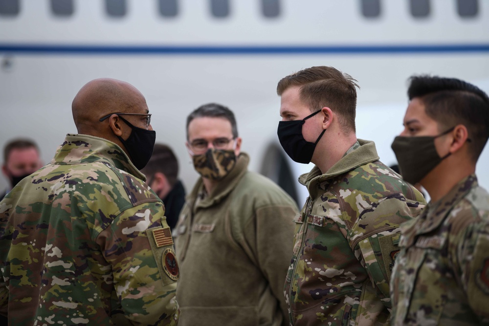 Aviano Airmen highlight adaptable, rapidly executable posture during SECAF, CSAF, CMSAF visit