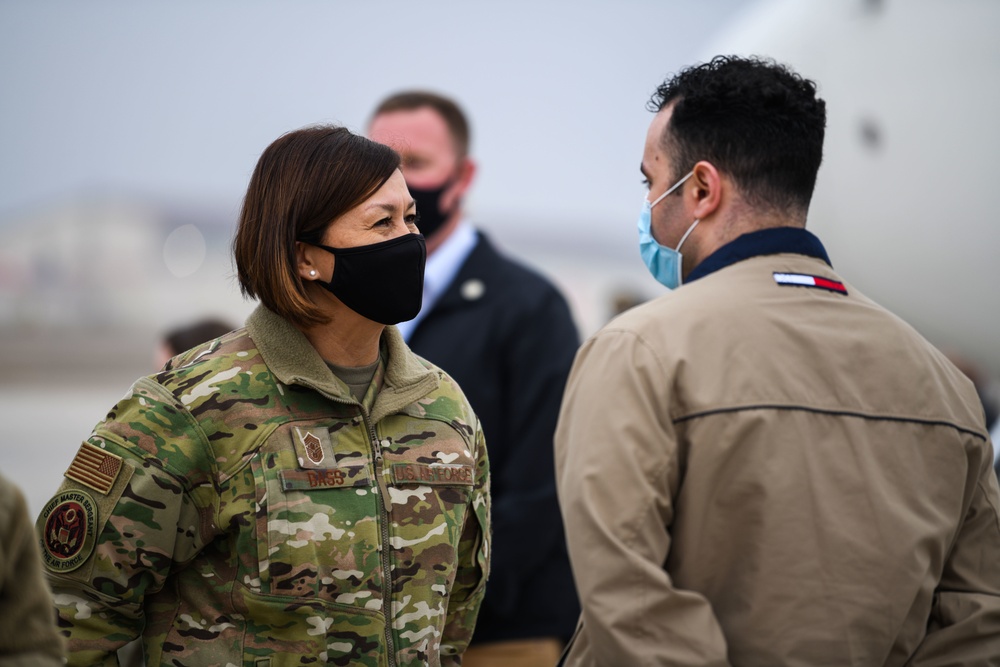 Aviano Airmen highlight adaptable, rapidly executable posture during SECAF, CSAF, CMSAF visit
