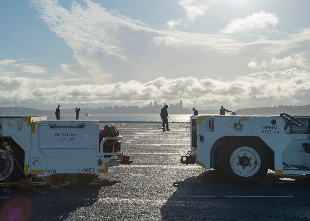 Nimitz Gets Underway