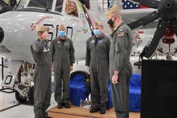 TRAWING Six, Reserve Compondnt holds change of command ceremony