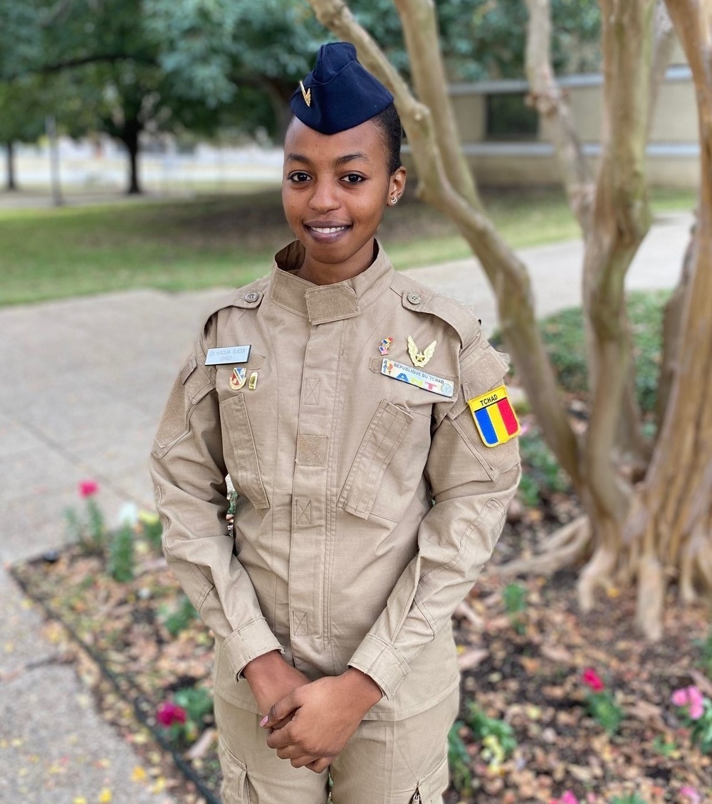 Lieutenants at DLIELC first women in Chadian air force to become pilots