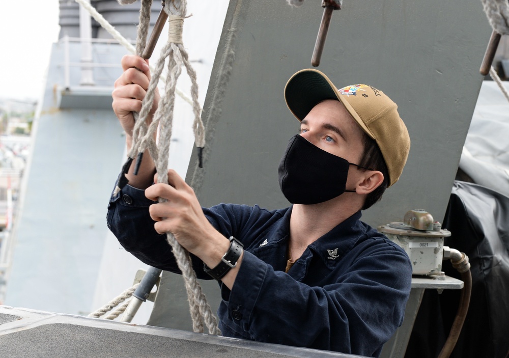 USS Russell (DDG 59)
