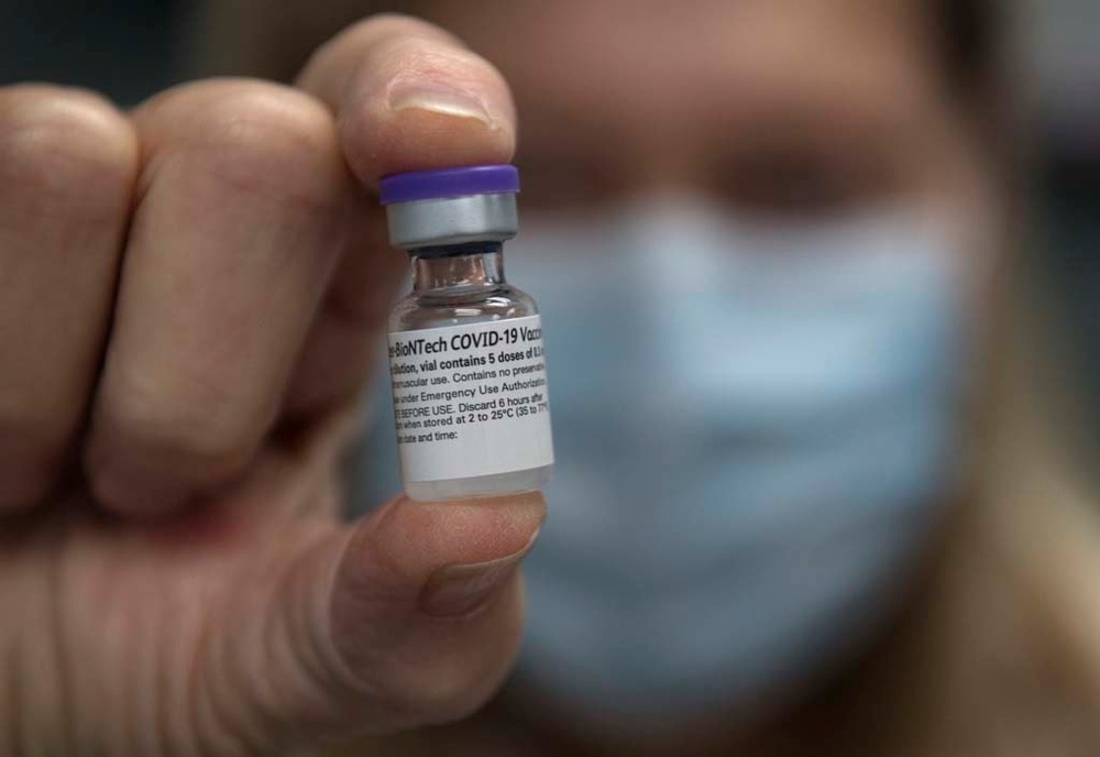 Michigan National Guard CVTT administer COVID-19 vaccines in local hospital